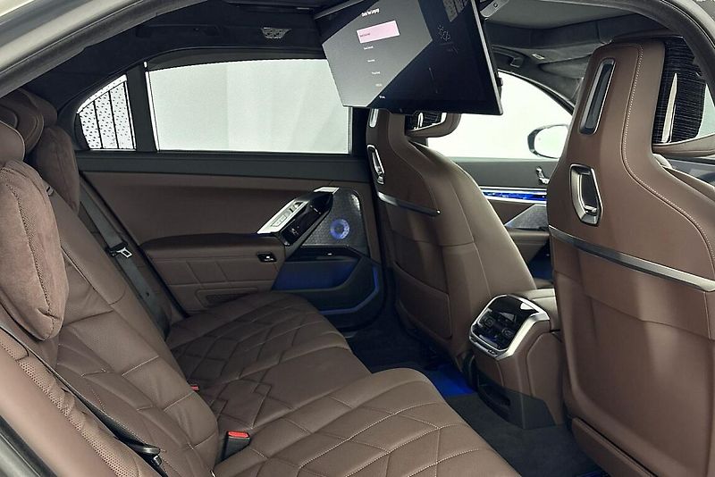 BMW i7 xDrive60 - fotka 20 z 28