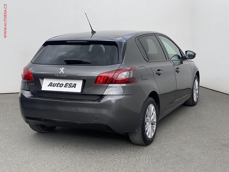 Peugeot 308 (2018) 1.2PT, Style, navi - fotka 4 z 18