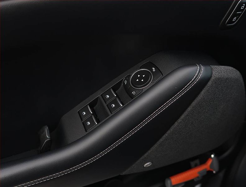 Ford Mustang Mach-E (2021) Standard Range RWD, SoH 95% - fotka 30 z 32
