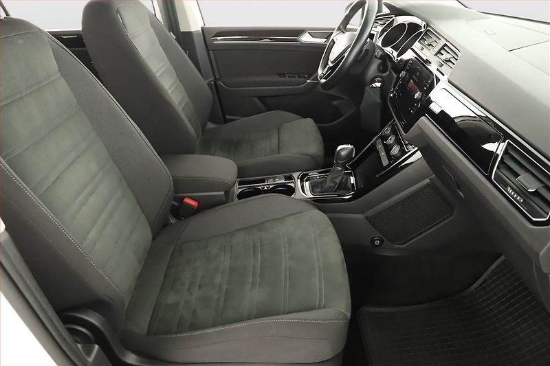 Volkswagen Touran (2019) 1.5 TSI - fotka 7 z 15