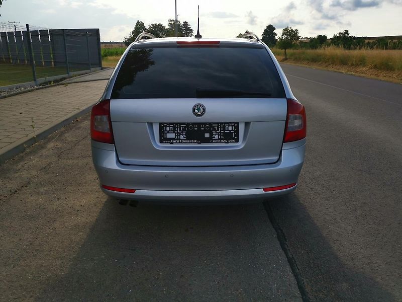 Škoda Octavia 2,0TDI 103 kW  CR ELEGANCE - fotka 6 z 49