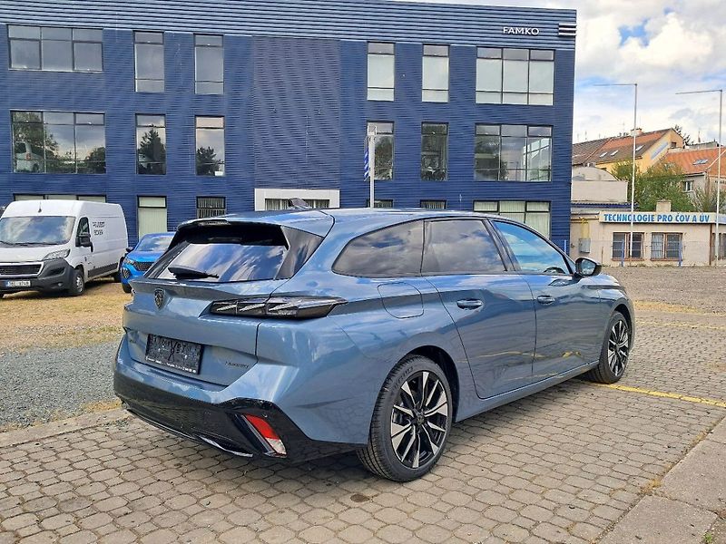 Peugeot 308 SW ALLURE Hybrid 145 e-DCS6 - fotka 5 z 11