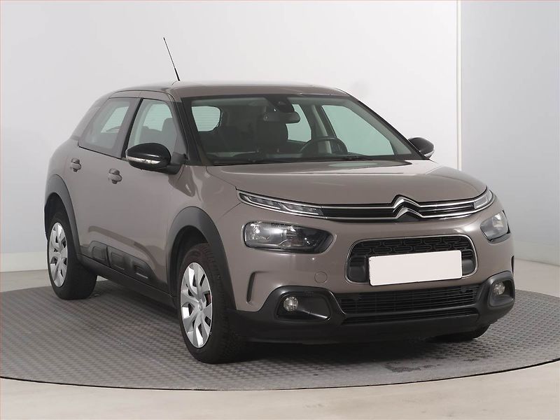 Renault Trafic (2017) 1.6 dCi, Bus, 8Míst, ČR, DPH - fotografie inzerátu