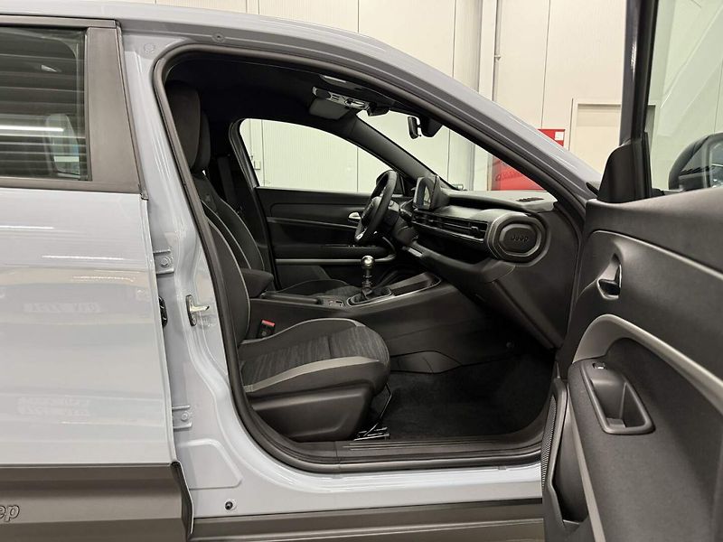 Jeep Avenger (2025) Longitude 1.2 Turbo 100k MT6 - fotka 18 z 23