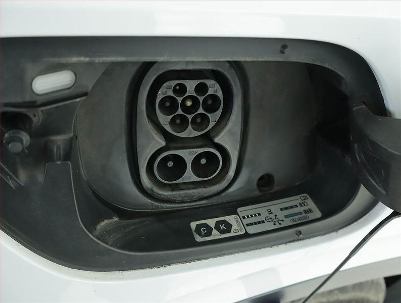 Volkswagen ID.4 (2021) 1st (82 kWh), SoH 87% - fotka 17 z 18