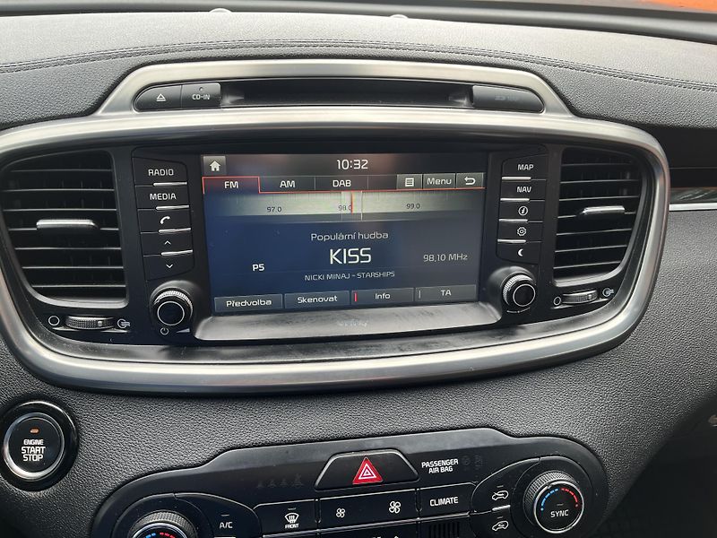 Kia Sorento 2.2 CRDi Platinum 4x4 Automat - fotka 26 z 33