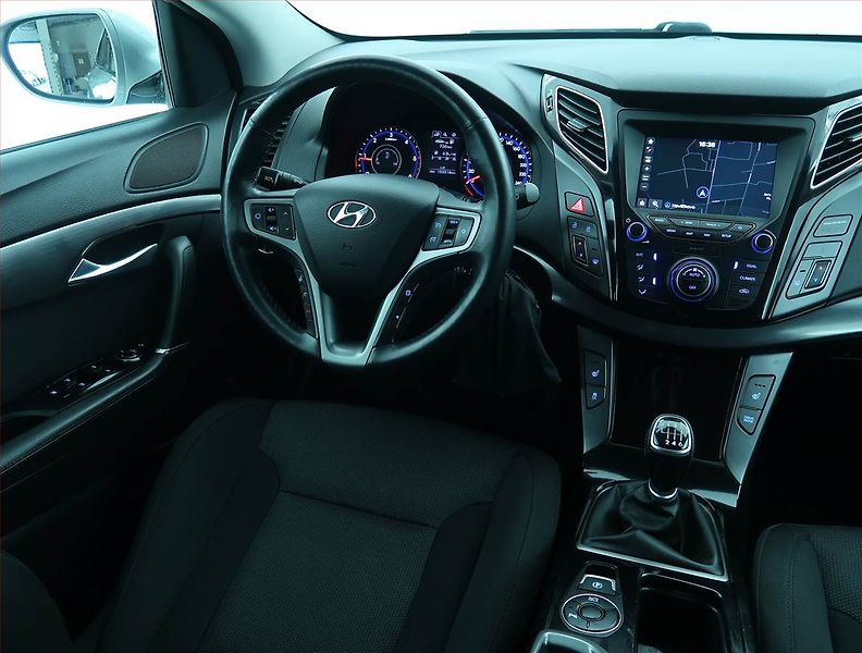 Hyundai i40 (2019) 1.6 CRDi, Serv.kniha, Navi - fotka 7 z 18
