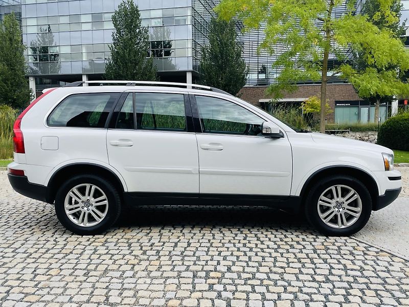 Volvo XC90 2.4D5 4x4 AUT VÝHŘEV SENZORY - fotka 11 z 40