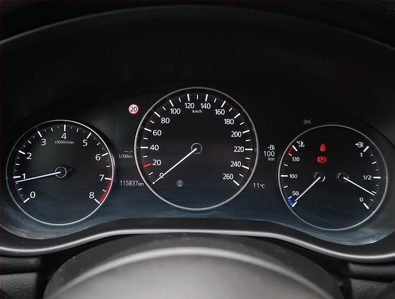 Mazda 3 (2021) 2.0 e-Skyactiv X - fotka 11 z 23