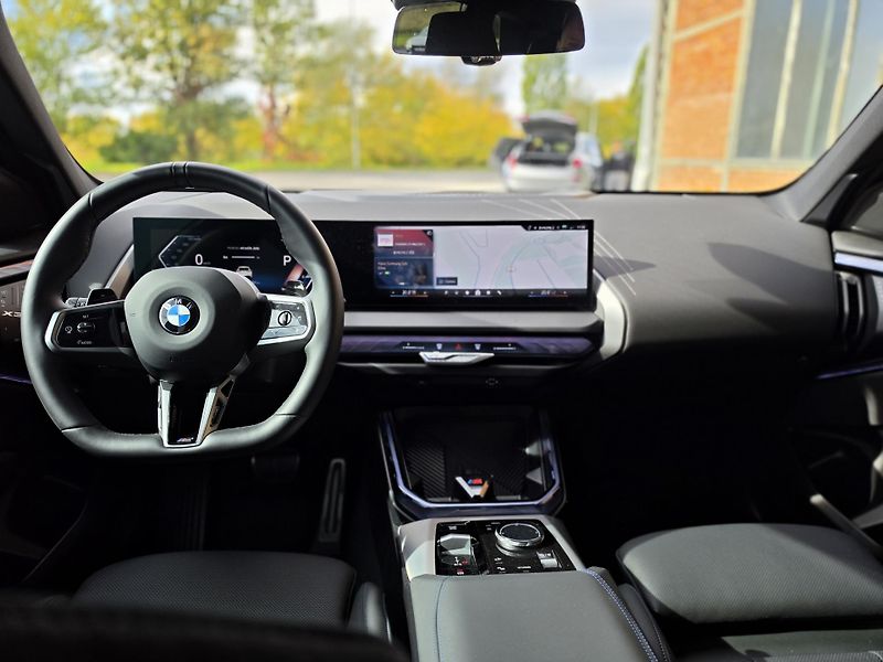 BMW X3 (2025) 20d xDrive Mpaket + tažné - fotka 10 z 26