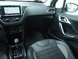 Peugeot 2008 (2017) Style 1.2 PureTech, Automat - náhled 8