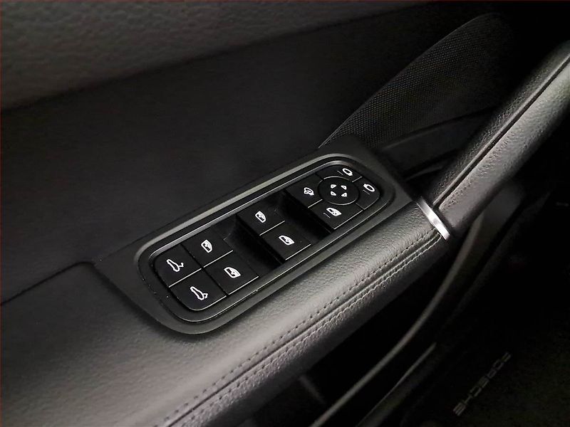 Porsche Cayenne (2023) V6 - fotka 21 z 29