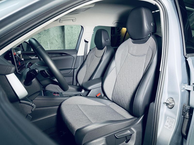 Volkswagen Tayron (2025) 2.0*TDI*4M*ZÁRUKA*7M*DCC*IQ* - fotka 13 z 35