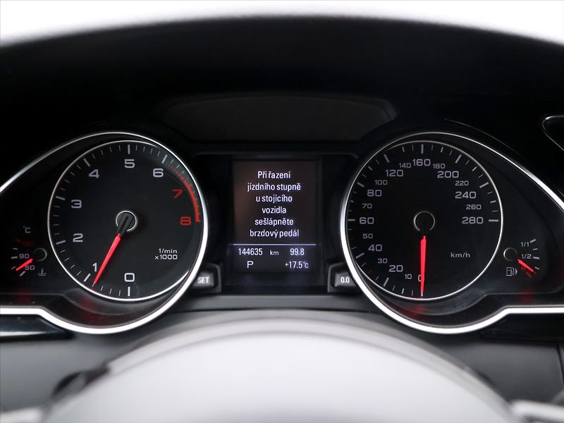 Audi A5 2,0 TFSI 169kW S-Line Xenon - fotka 14 z 27