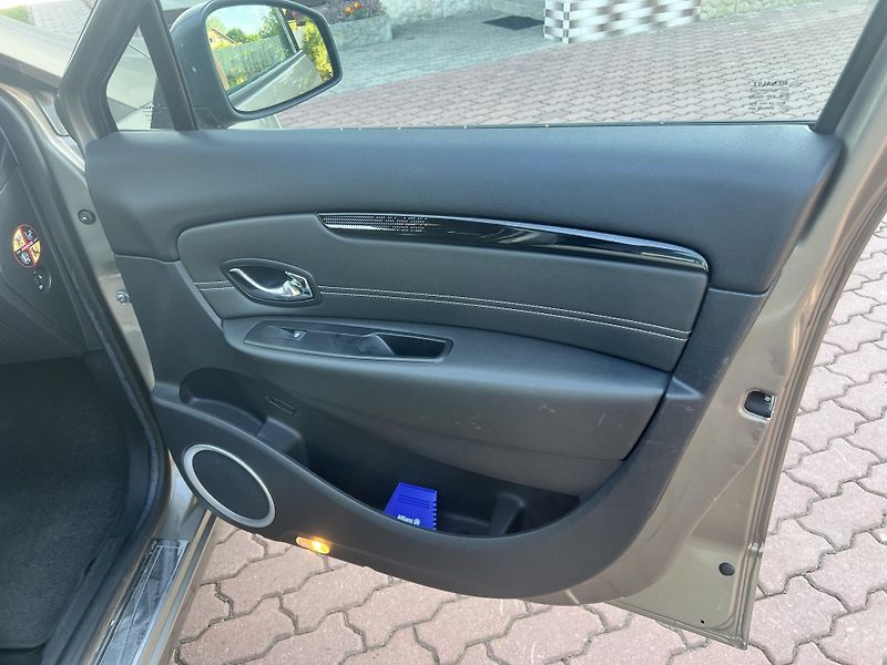 Renault Scénic 1.2TCE 85KW,KůŽE,NAVI,2xKOLA - fotka 22 z 44