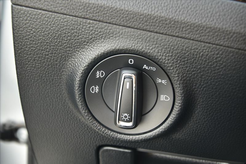 Škoda Superb 2.0 TDI 140kW 4x4 L&K DSG ČR - fotka 20 z 33