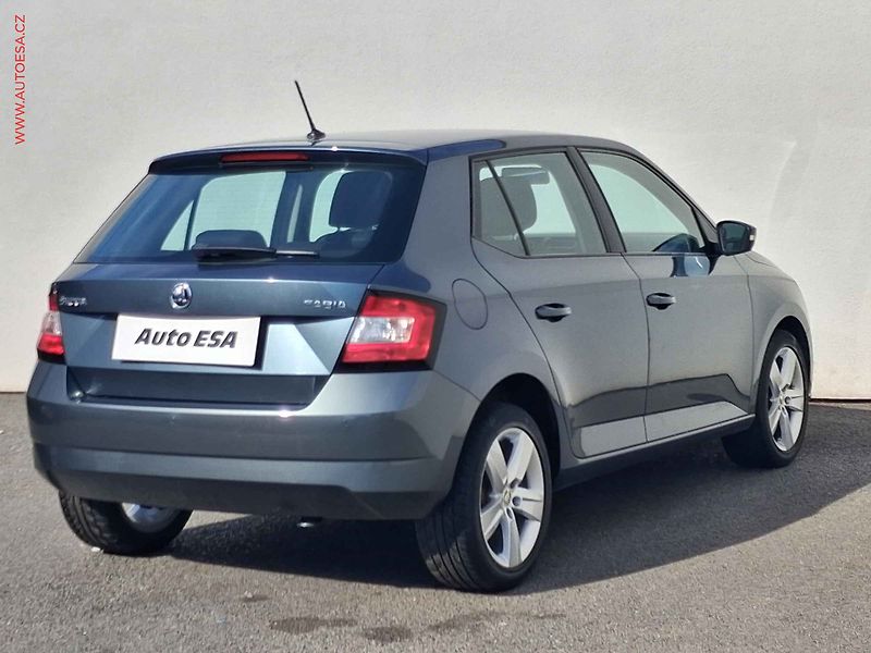 Škoda Fabia (2016) 1.0 MPi, Cool Edition, park. - fotka 4 z 17