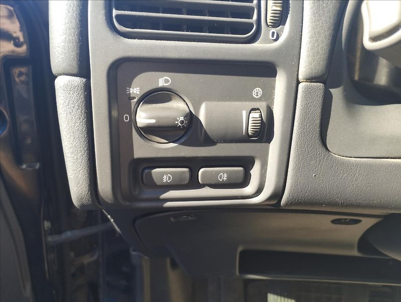 Volvo V40 1,8 90KW - fotka 12 z 16