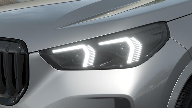 BMW X1 xDrive25e - fotka 7 z 14