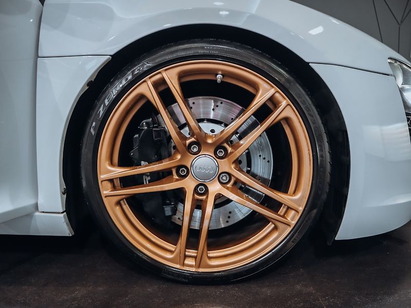 Audi R8 4.2 TFSI Quattro 6MAN - TOP!!! - fotka 33 z 33