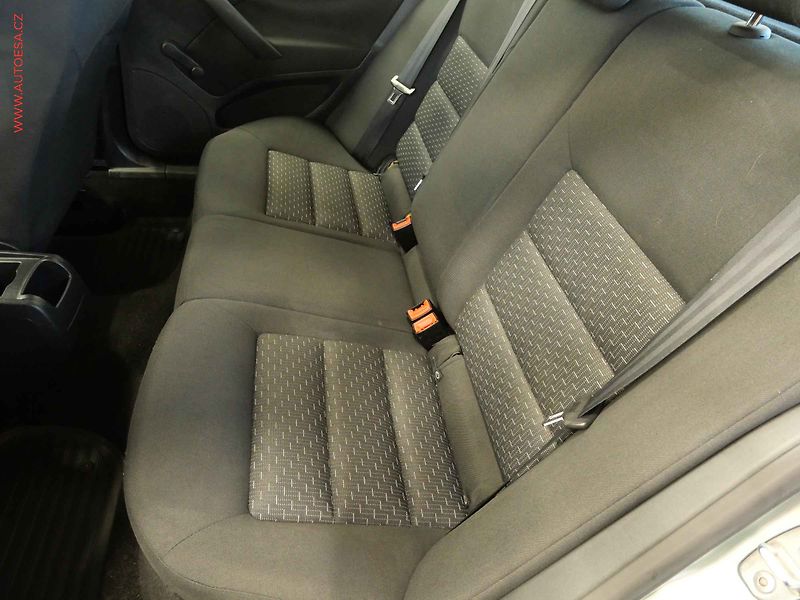 Škoda Octavia (2012) 1.4 TSI, 2.maj,ČR, AC, TZ - fotka 11 z 18