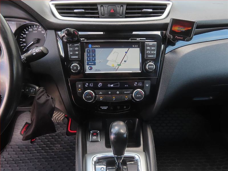 Nissan Qashqai (2015) 1.6 dCi, Automat, Serv.kniha - fotka 12 z 20