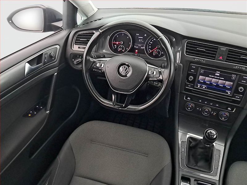 Volkswagen Golf (2018) Comfortline 2.0 TDI - fotka 7 z 15