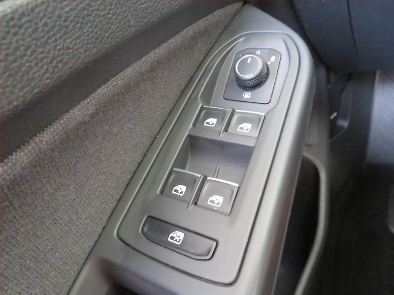 Volkswagen Golf (2023) 2.0 TDI, Navi, Tempomat - fotka 16 z 16