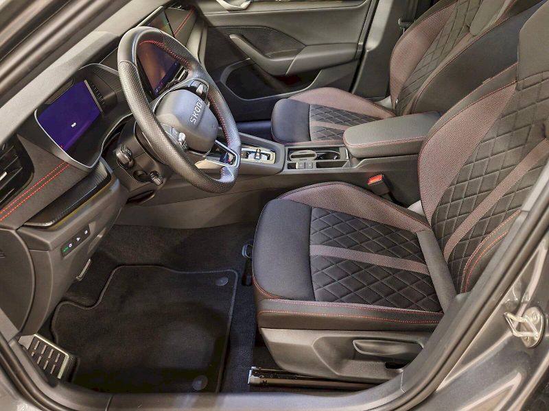 Škoda Octavia (2025) 2.0 TSI 195 kW DSG RS - fotka 22 z 31