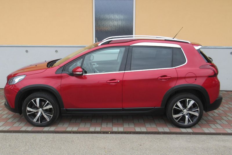 Peugeot 2008 1.2 PureTech AUT. KLIMA - fotka 6 z 25