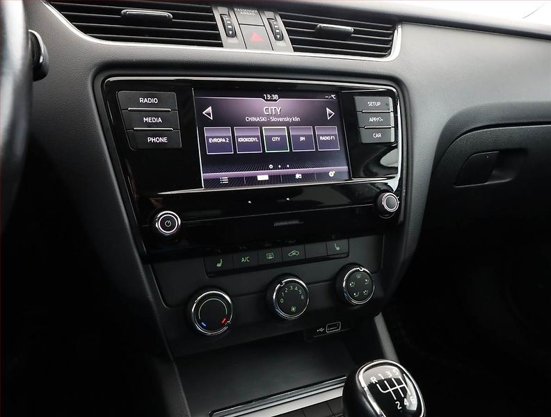 Škoda Octavia (2018) 1.4 TSI, Serv.kniha, Tempomat - fotka 10 z 16