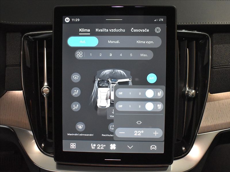 Volvo XC90 (2026) 2,0 T8  Plus Dark - fotka 22 z 35