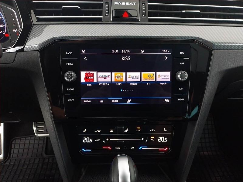 Volkswagen Passat (2022) R-Line 2.0 TDI, Automat, Kůže - fotka 12 z 23