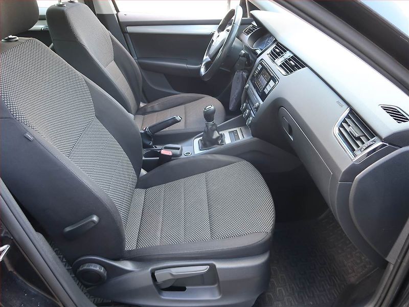 Škoda Octavia (2014) Ambition 1.6 TDI, Tempomat - fotka 9 z 17