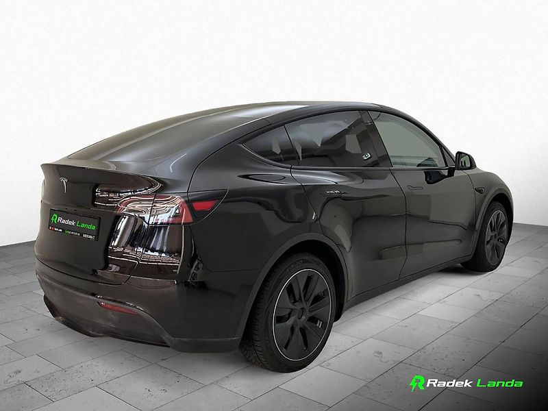 Tesla Model Y (2023) Long Range AWD Berlín - fotka 4 z 9