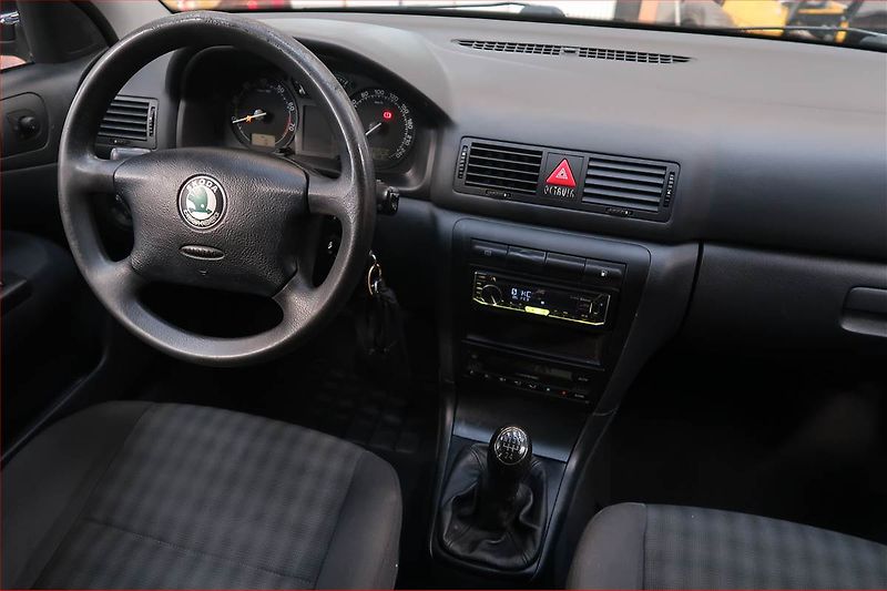 Škoda Octavia (2005) 1.6, Serv.kniha, po STK - fotka 7 z 14