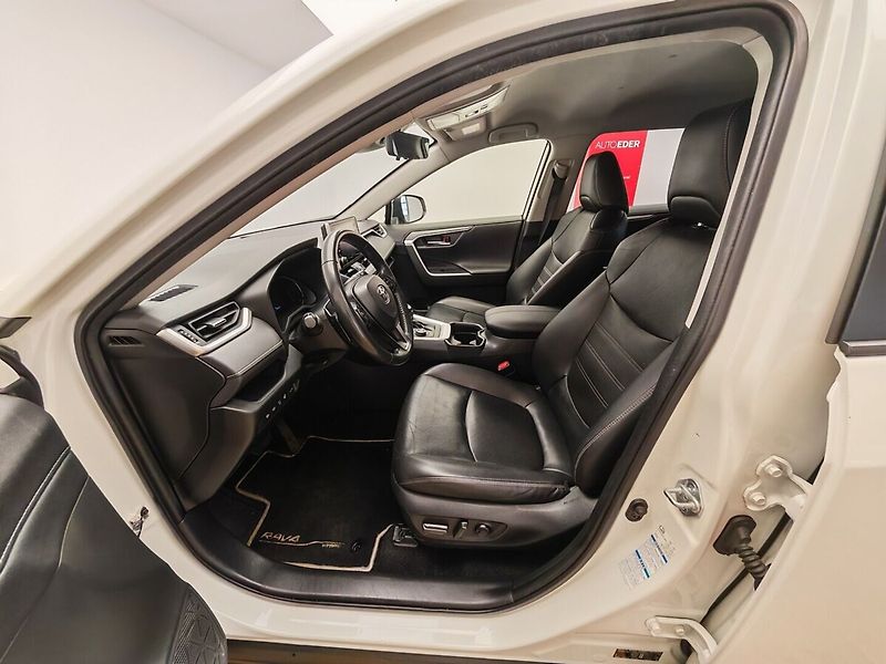 Toyota RAV4 Executiv, 4x4, Hybrid - fotka 23 z 43
