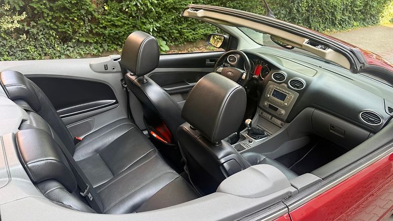 Ford Focus (2009) - fotka 16 z 28
