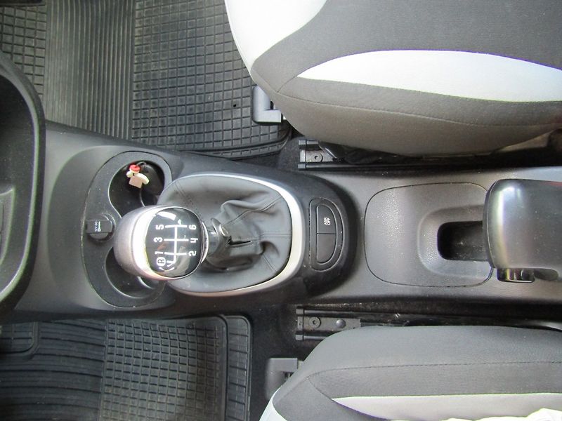 Fiat 500L (2013) 1.6 JTD 77kW - fotka 37 z 43