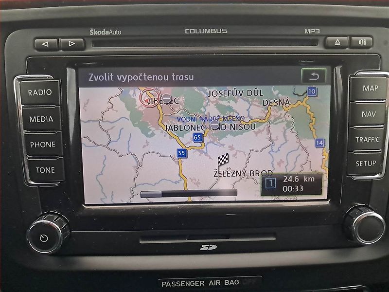 Škoda Superb (2010) 2.0 TDI, Navi, Tempomat - fotka 13 z 17