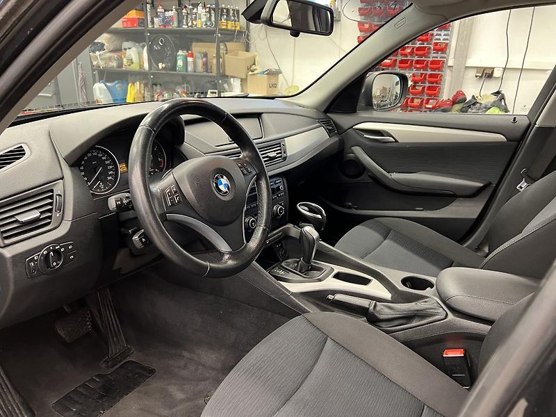BMW X1 2.0D 18D 105 kW - fotka 7 z 18