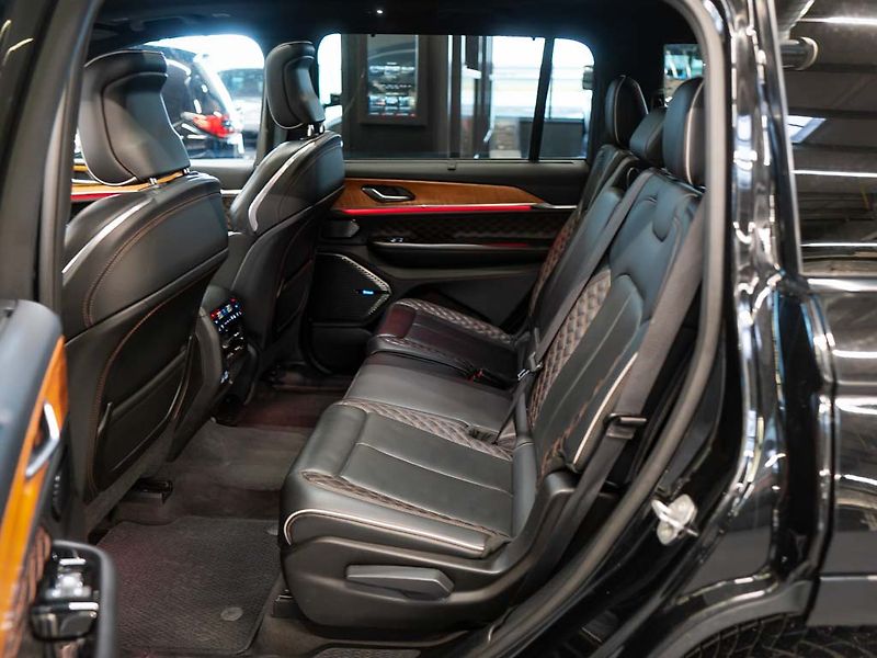 Jeep Grand Cherokee (2021) 5.7 Summit Reserve L V8 HeadUp - fotka 41 z 46