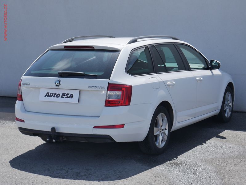 Škoda Octavia (2015) 2.0TDi, ČR, DSG, výhřev sed. - fotka 4 z 22