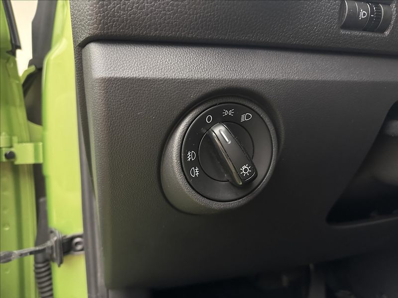 Škoda Citigo 1,0 AUTOMAT NAV SENZORY VÝHŘEV - fotka 8 z 30