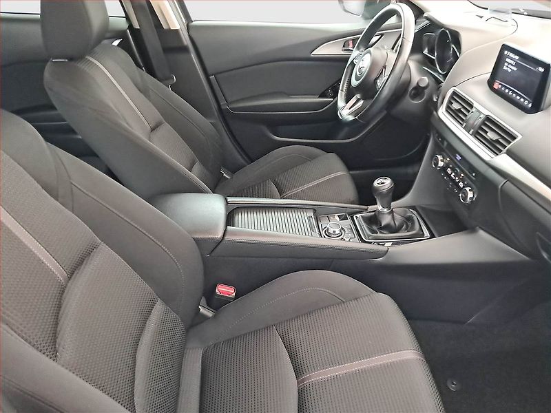 Mazda 3 (2017) Emotion 2.0 Skyactiv-G, Navi - fotka 9 z 16