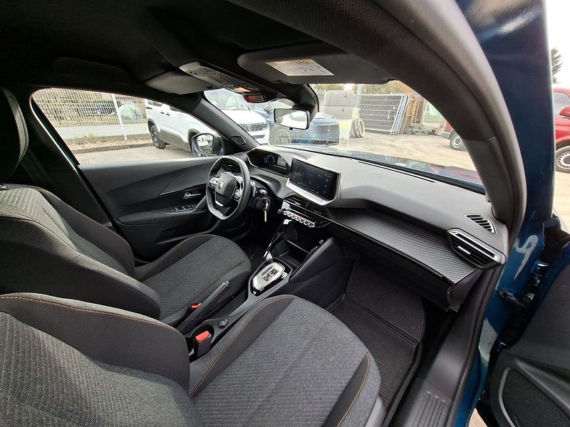 Peugeot 2008 STYLE Hybrid 136 e-DCS6 - fotka 13 z 24