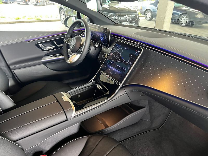 Mercedes-Benz EQE 300 Electric ART Edition - fotka 12 z 14