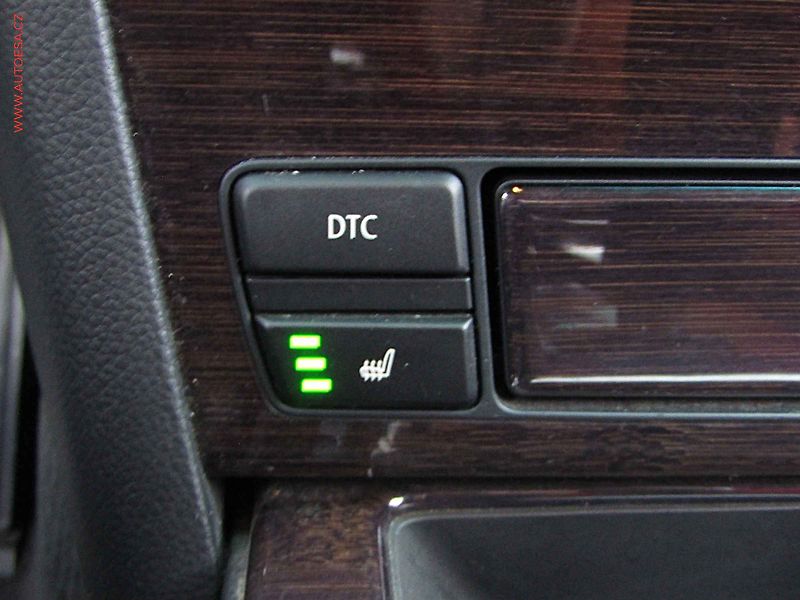 BMW Řada 5 (2008) 3.0 525i, AT, bixen, kůže - fotka 15 z 19