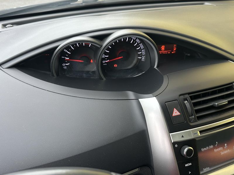 Toyota Verso (2015) 1.6D-4D/82kW * 1.Maj. TZ* PANO - fotka 15 z 35
