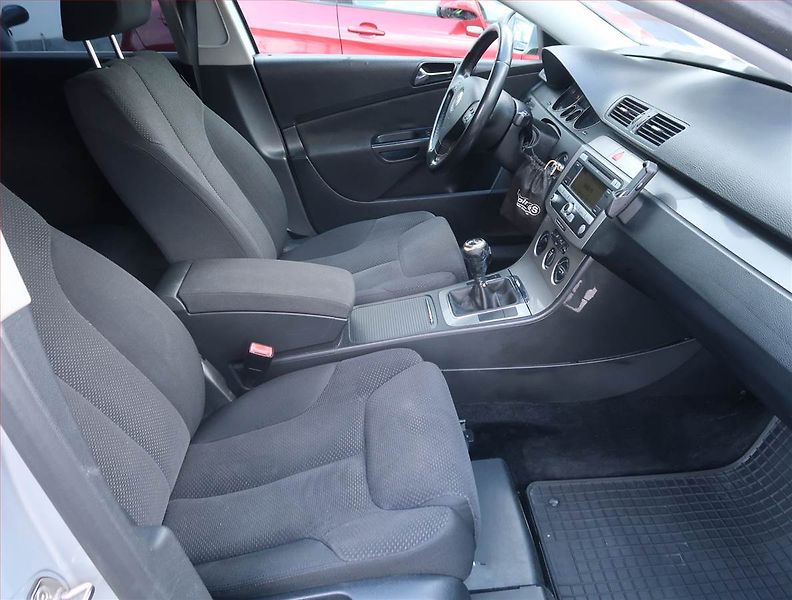 Volkswagen Passat (2006) 2.0 TDI, Eko.zaplacen, po STK - fotka 9 z 16